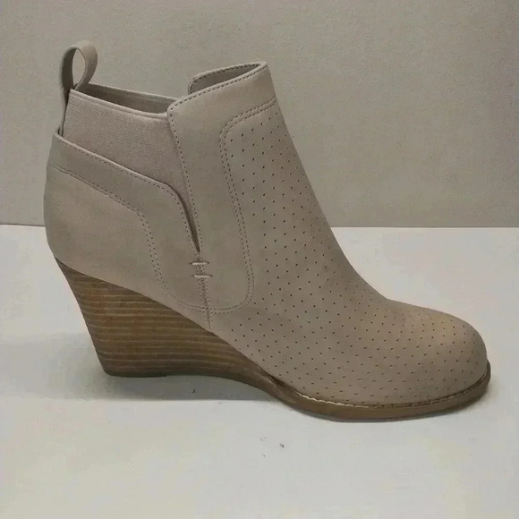 Dolce Vita size 9 women's booties Gerdy ankle wedge neutral fall boot new - Picture 2 of 8